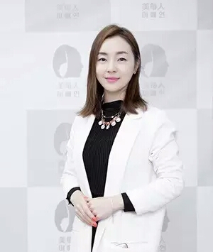白山金佳玭 美容协会会长